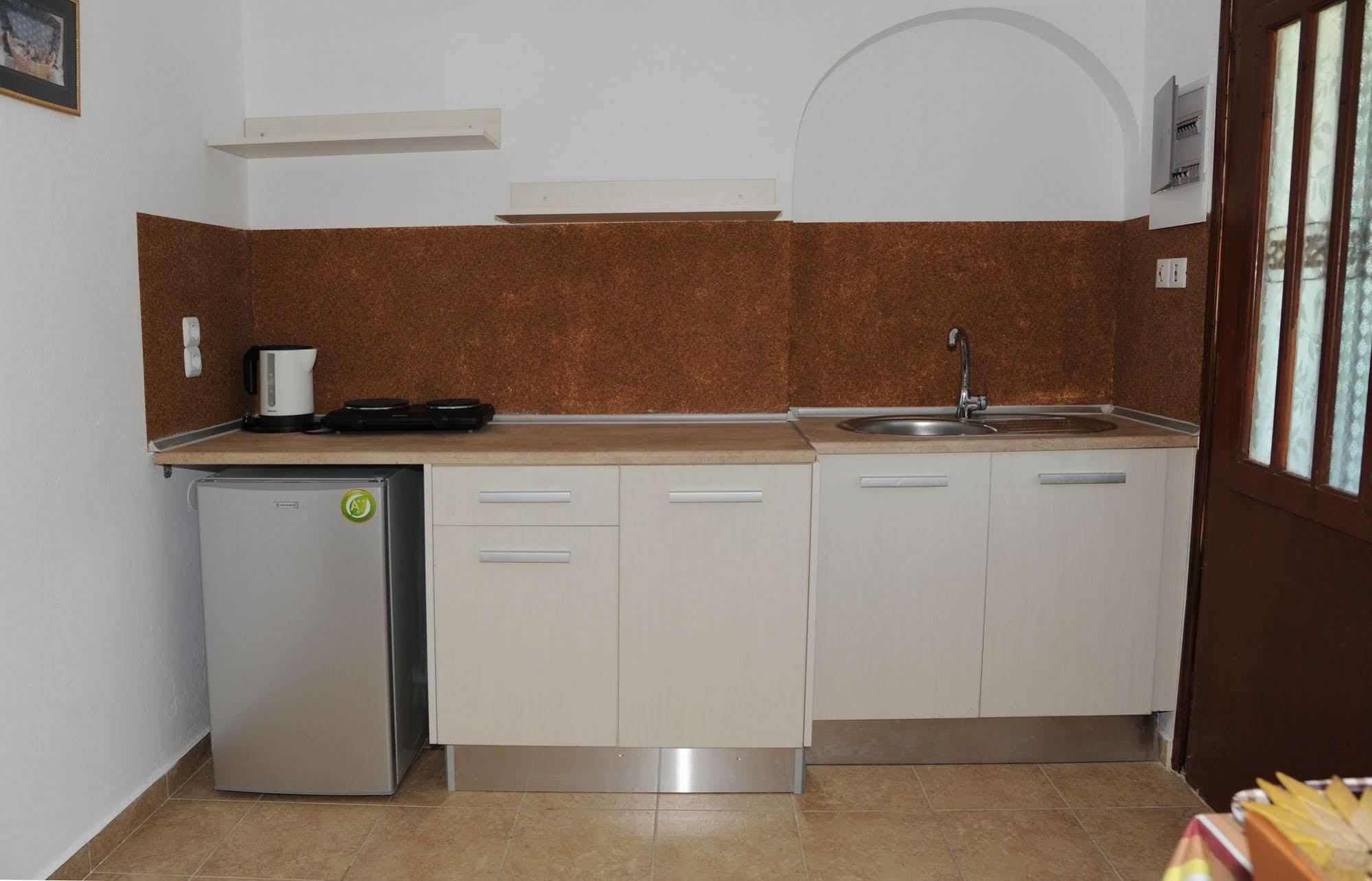 Captains Studios & Apartments Kavos Ngoại thất bức ảnh